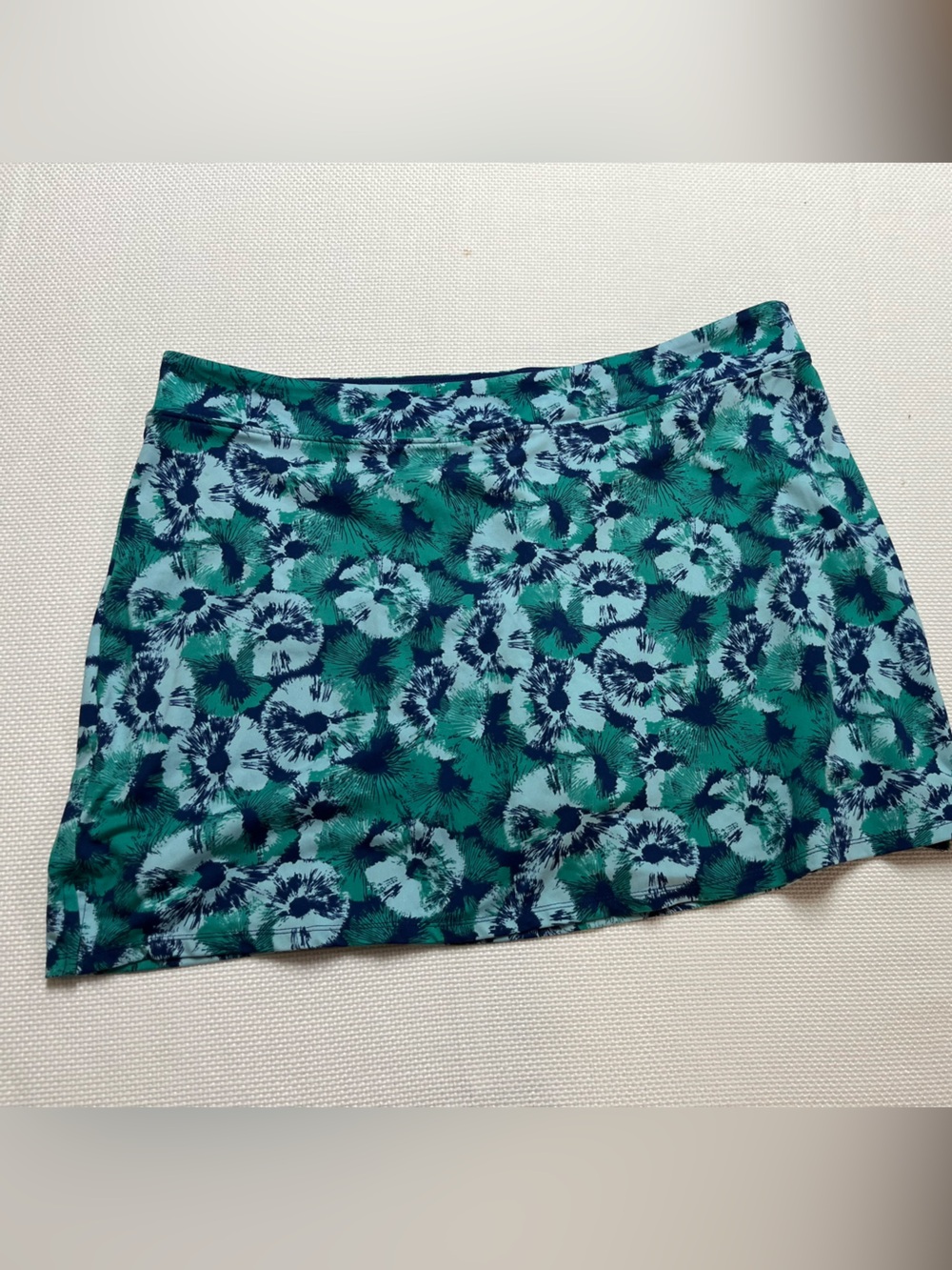 Tranquility by Colorado Clothing Teal & Navy Floral Mini Skort